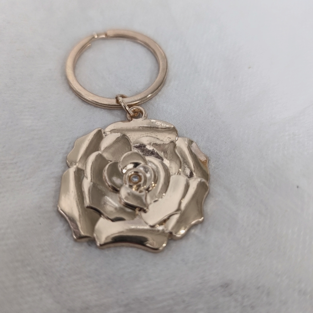 Flower with white gem in the middle keychain/ Bag charm (New)